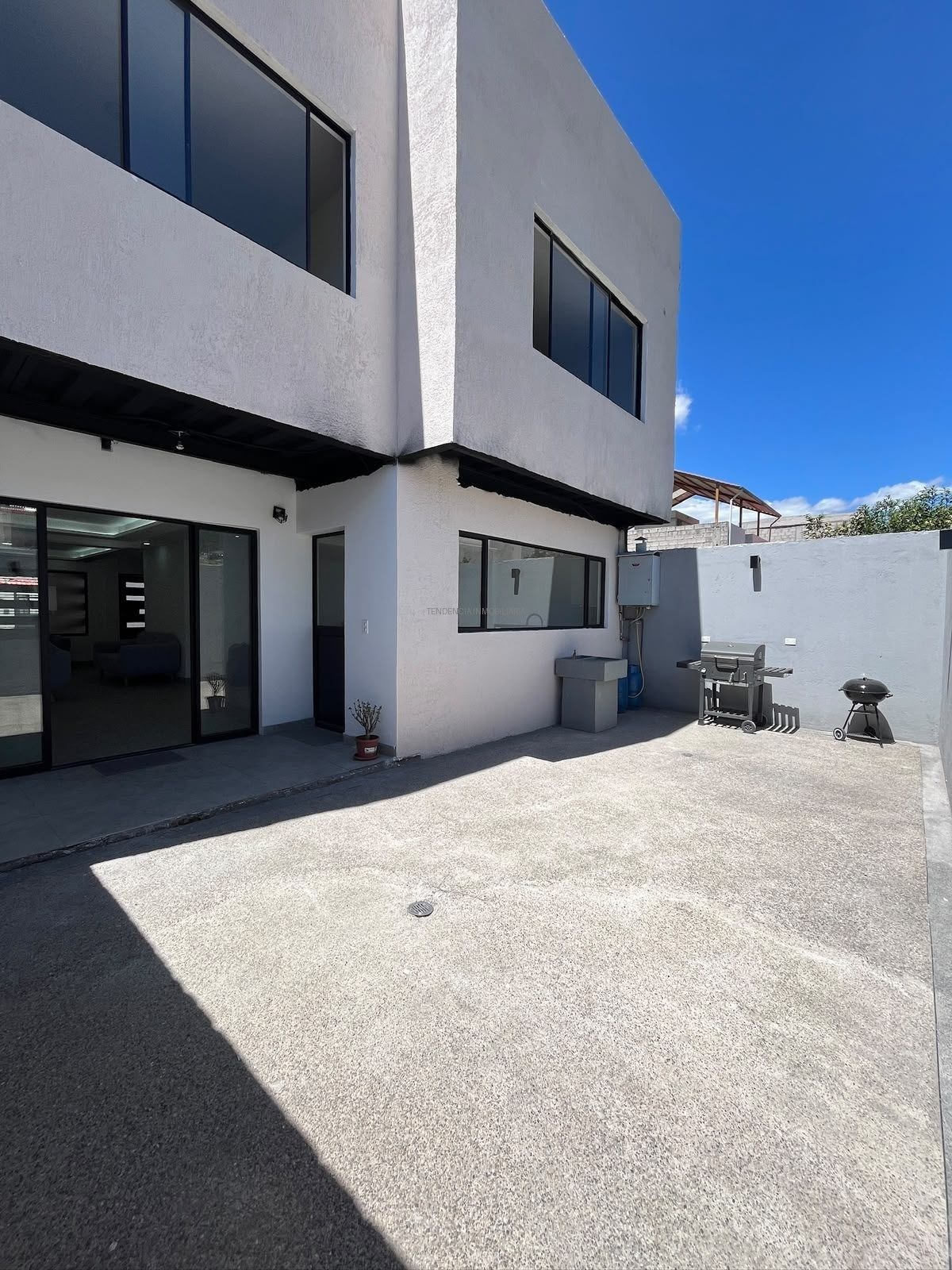 PATIO POSTERIOR